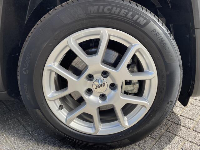 Jeep RENEGADE 1.5T e-Hybrid Limited (Stoel-/- stuurwiel verwarming - Camera - Keyless Entry - Navigatie - Automatische Airco - LED - Parkeersensoren V+A)