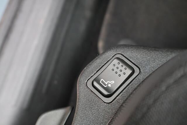 Jeep RENEGADE 1.4 MultiAir Limited | Origineel NL | Navigatie | Trekhaak |