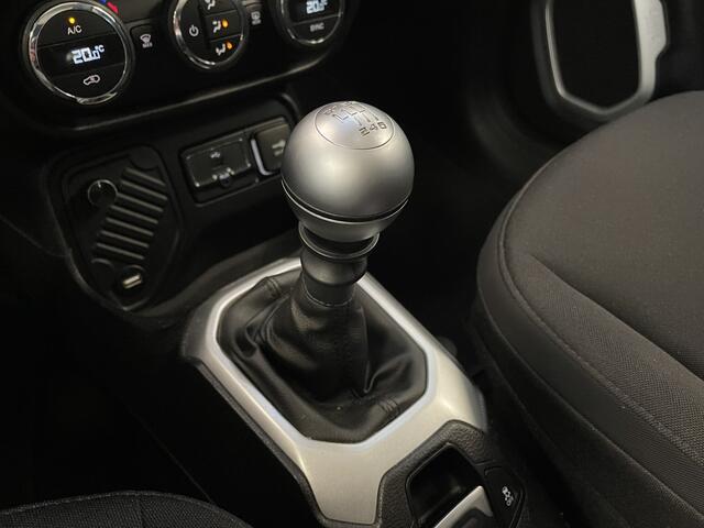 Jeep RENEGADE 1.4 MultiAir Limited Cruise/Climate Navi Keyless Panoramadak Trekhaak NAP!