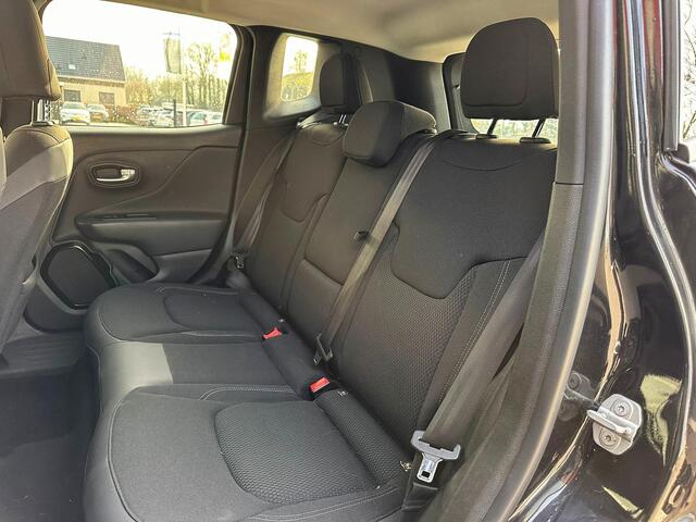 Jeep RENEGADE 1.4 MultiAir Night Eagle II Limited Automaat | Trekhaak | Xenon | Adaptive CC | Navi | Dealer-onderhouden |