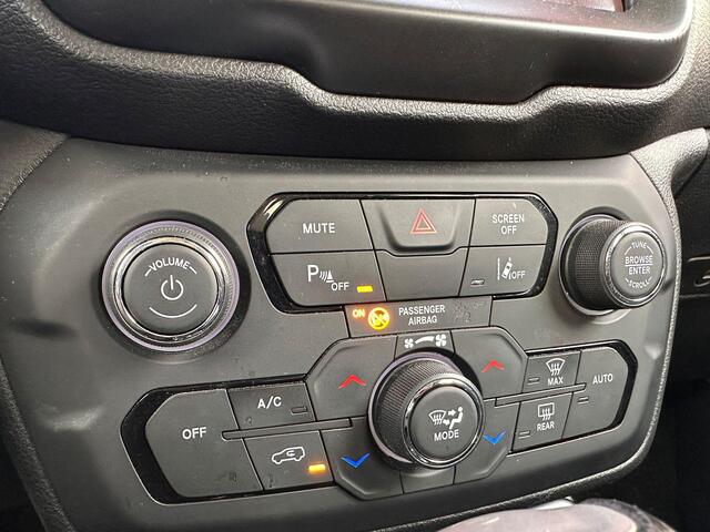 Jeep RENEGADE 1.4 MultiAir Night Eagle II Limited Automaat | Trekhaak | Xenon | Adaptive CC | Navi | Dealer-onderhouden |