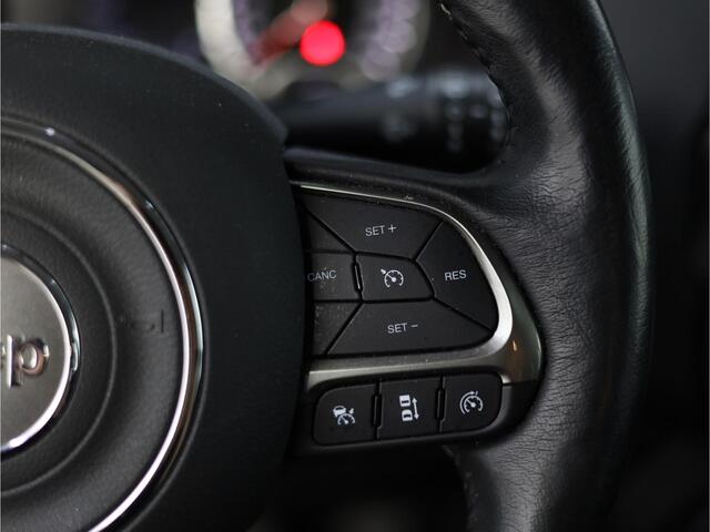 Jeep RENEGADE 1.3T DDCT Limited | Achteruitrijcamera | Stuur en Stoelverwarming | LED koplampen | Adaptive Cruise Control | Keyless
