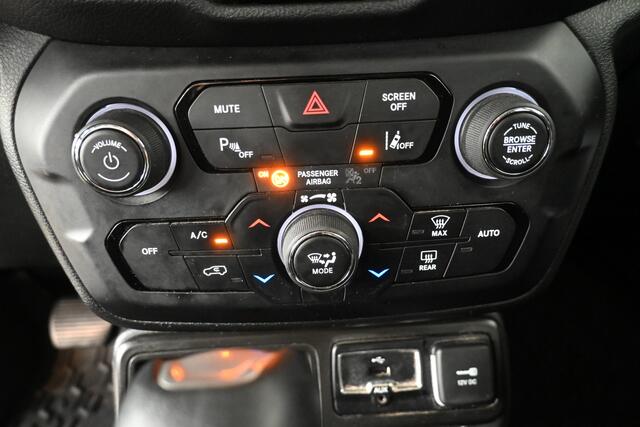 Jeep RENEGADE 1.3T DDCT Limited Automaat Clima Carplay Cruise Control 1e Eigenaar Rijklaarprijs! Inruil Mogelijk!