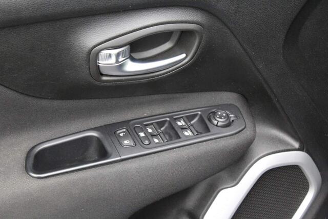 Jeep RENEGADE 1.0T Longitude 2018 | Navigatie | Bluetooth | Cruise control | Trekhaak | Parkeersensoren | Stuurwiel Bediening | Elektrische ramen + spiegels | Lichtmetaal | Boekjes Compleet | 2 Sleutels