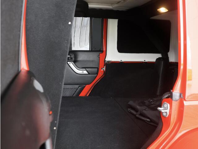 Jeep WRANGLER 2.8 CRD Sahara | Grijs kenteken | Cruise Control | 18 INCH |