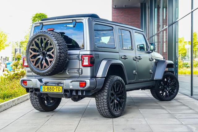 Jeep WRANGLER Unlimited BRUTE Richmond BRUTE Richmond 4x e 380 Sahara |sky view|elek. treeplanken|vintage leather|performance seats|performance uitlaat|individual satin matt|performance pack|parkeercamera|22" lichtmetalen velgen|