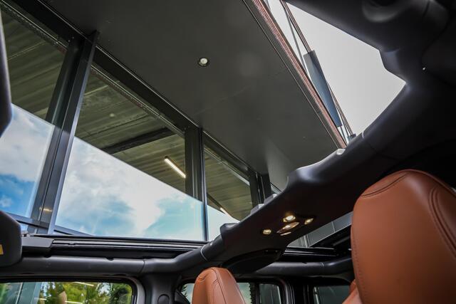 Jeep WRANGLER Unlimited BRUTE Richmond BRUTE Richmond 4x e 380 Sahara |sky view|elek. treeplanken|vintage leather|performance seats|performance uitlaat|individual satin matt|performance pack|parkeercamera|22" lichtmetalen velgen|