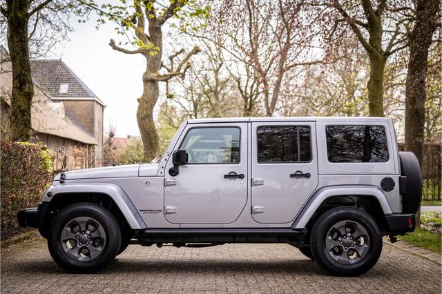 Jeep WRANGLER Unlimited 3.6 Sahara Trekhaak Carplay Alpine
