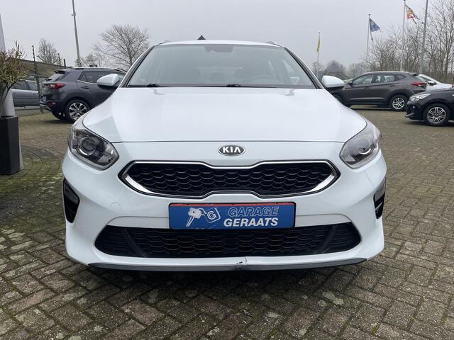 KIA CEE D Ceed Sportswagon 1.4 T-GDi DynamicLine | Navigatie, Apple carplay/Android auto, Cruise control, Parkeersensoren + Camera, Licht en regen sensoren