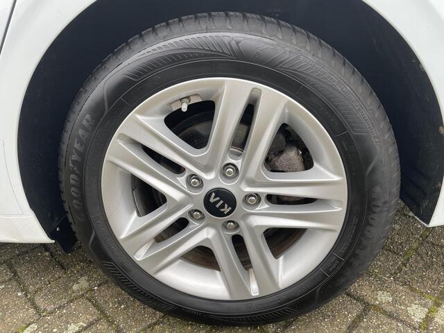 KIA CEE D Ceed Sportswagon 1.4 T-GDi DynamicLine | Navigatie, Apple carplay/Android auto, Cruise control, Parkeersensoren + Camera, Licht en regen sensoren