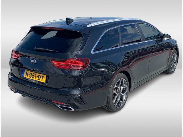 KIA CEE D Ceed Sportswagon 1.5 T-GDi GT-Line / Camera / Apple CarPlay / Keyless / 17'' / Stuurverwarming / Getint glas / DAB / Stoelverwarming