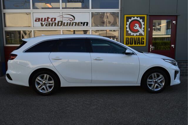 KIA CEE D Ceed Sportswagon 1.4 T-GDi DynamicPlusLine O.a: Stuur+Stoelverw, PDC, Camera, Carplay, Keyless, Etc. All-in prijs!