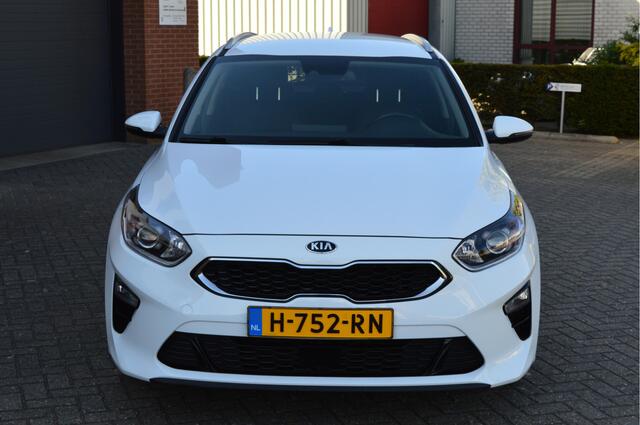 KIA CEE D Ceed Sportswagon 1.4 T-GDi DynamicPlusLine O.a: Stuur+Stoelverw, PDC, Camera, Carplay, Keyless, Etc. All-in prijs!
