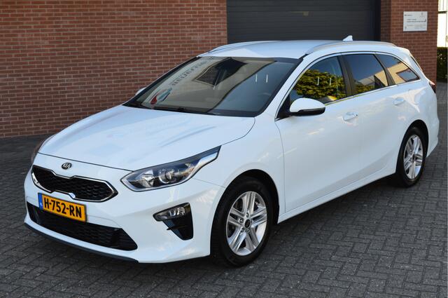 KIA CEE D Ceed Sportswagon 1.4 T-GDi DynamicPlusLine O.a: Stuur+Stoelverw, PDC, Camera, Carplay, Keyless, Etc. All-in prijs!