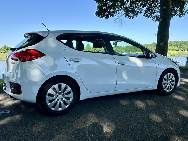 KIA CEE D cee'd 1.0 T-GDi ComfortLine | 85.000 KM | Stoel- en stuurverwarming | Airco | Cruise control