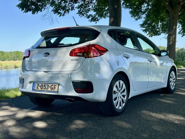 KIA CEE D cee'd 1.0 T-GDi ComfortLine | 85.000 KM | Stoel- en stuurverwarming | Airco | Cruise control