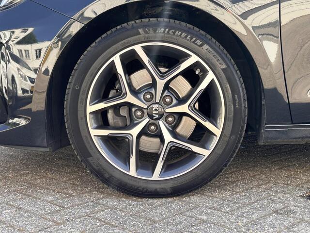 KIA CEE D Ceed Sportswagon 1.5 T-GDi MHEV GT-Line Edition | Trekhaak | Stoel verwarming | Camera | Parkeer Sensoren |