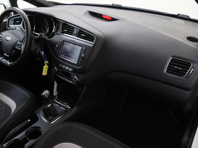 KIA CEE D cee'd Sportswagon 1.0 T-GDi GT-Line Summer Edition | Navigatie | Schuif-Kantel Dak | Parkeersensoren Achter | Achteruirijcamera | Climate Control | Privacy Glass | Cruise Control | Stoelverwarming |
