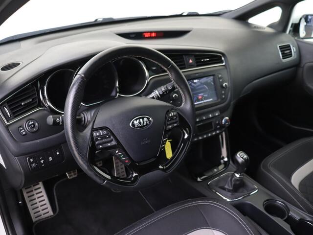 KIA CEE D cee'd Sportswagon 1.0 T-GDi GT-Line Summer Edition | Navigatie | Schuif-Kantel Dak | Parkeersensoren Achter | Achteruirijcamera | Climate Control | Privacy Glass | Cruise Control | Stoelverwarming |