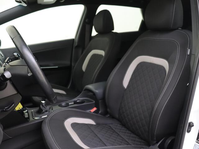 KIA CEE D cee'd Sportswagon 1.0 T-GDi GT-Line Summer Edition | Navigatie | Schuif-Kantel Dak | Parkeersensoren Achter | Achteruirijcamera | Climate Control | Privacy Glass | Cruise Control | Stoelverwarming |