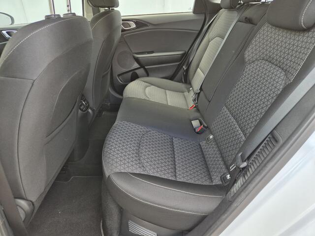 KIA CEE D Ceed Sportswagon 1.6 GDI PHEV DynamicLine Automaat / Trekgewicht 1300Kg / Afneembare trekhaak / Apple Carplay Android Auto / Stuur- en Stoelverwarming / Achteruitrijcamera /