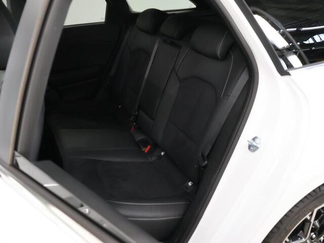 KIA CEE D Ceed Sportswagon 1.5 T-GDi GT-Line | Trekhaak | Panoramadak | Stoel/Stuurwielverwarming | Navigatie | Climate Control