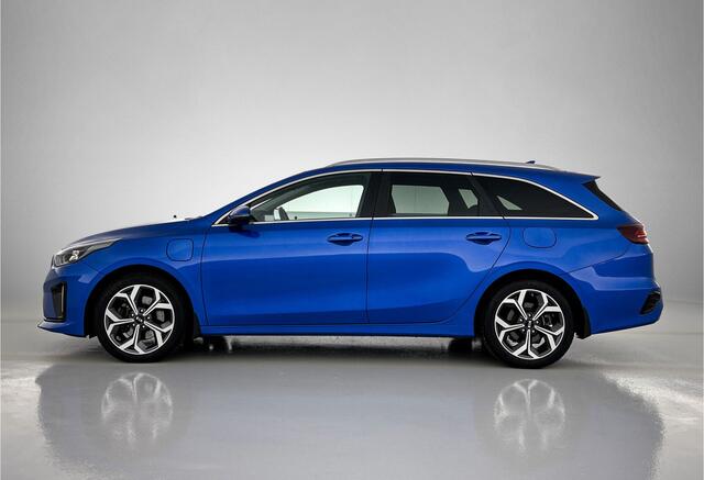 KIA CEE D Ceed Sportswagon Kia Ceed Wagon 1.6 PHEV DynamicPlus line Limited Op afspraak beschikbaar, interesse in deze mooie auto? Neem vooraf contact op met Kia Breda!