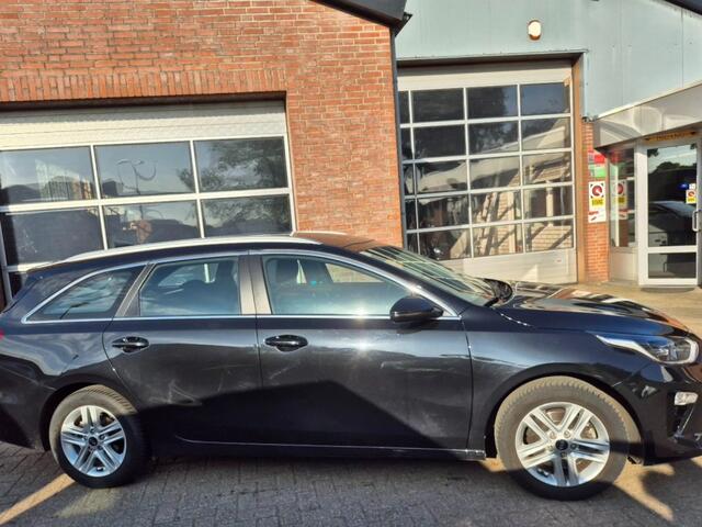 KIA CEE D Dynamic Line, Trekhaak, Camera, Navi, origineel NL auto