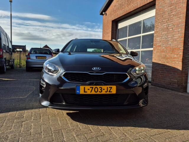 KIA CEE D Dynamic Line, Trekhaak, Camera, Navi, origineel NL auto