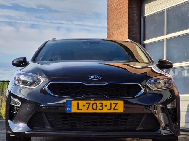 KIA CEE D Dynamic Line, Trekhaak, Camera, Navi, origineel NL auto