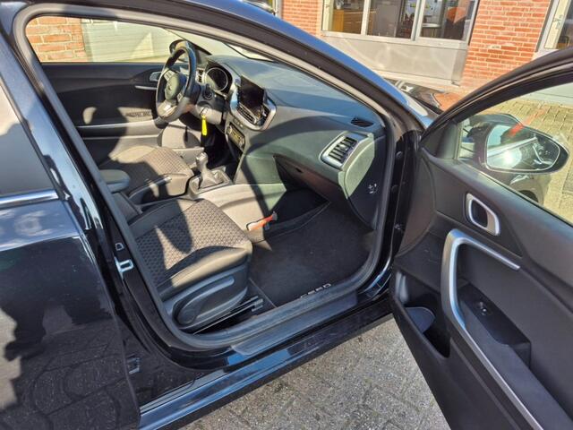 KIA CEE D Dynamic Line, Trekhaak, Camera, Navi, origineel NL auto