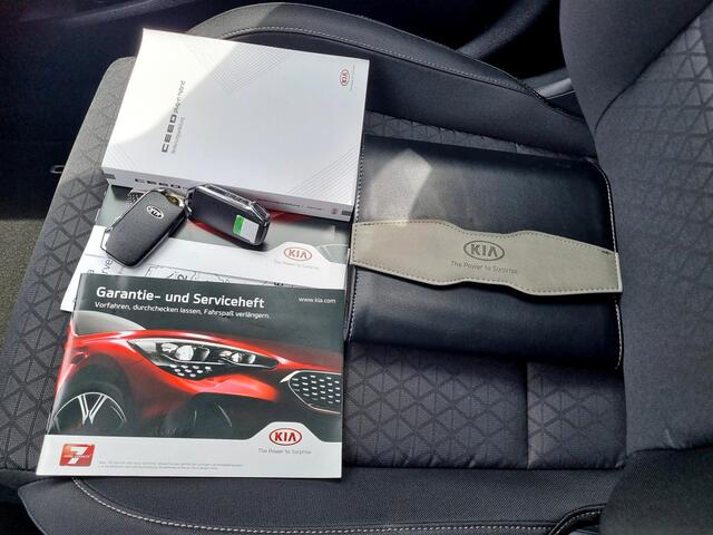 KIA CEE D Ceed Sportswagon 1.6 GDI PHEV DynamicLine Automaat / Fabrieksgarantie tot 26-10-2028 / Navigatie / Camera / Cruise Control Adaptief