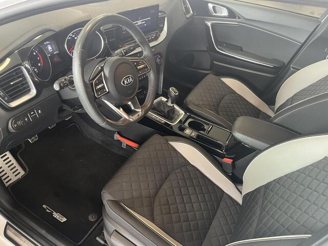 KIA CEE D Ceed Sportswagon 1.0 T-GDi GT-Line Business Edition , Met Trekhaak, Metallic Lak, Keyless Entry, Stoel- en Stuurverwarming, Apple Carplay en Android Auto