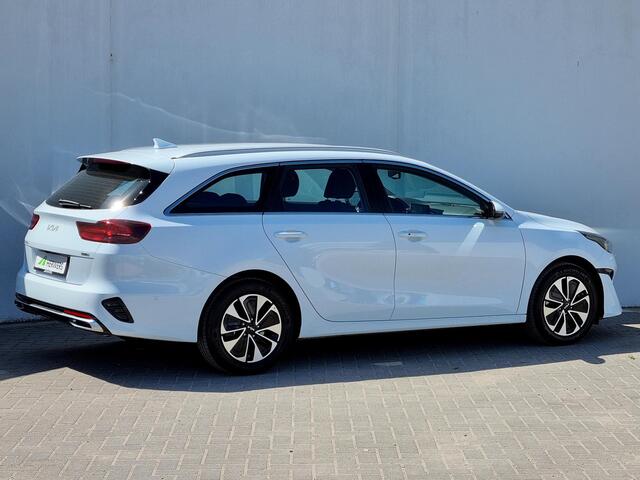 KIA CEE D Ceed Sportswagon 1.6 GDI PHEV DynamicLine Automaat / Fabrieksgarantie tot 17-11-2028 / Navigatie via Android Auto/Apple Carplay / Camera / Cruise Control Adaptief / Stoelverwarming / Stuurverwarming