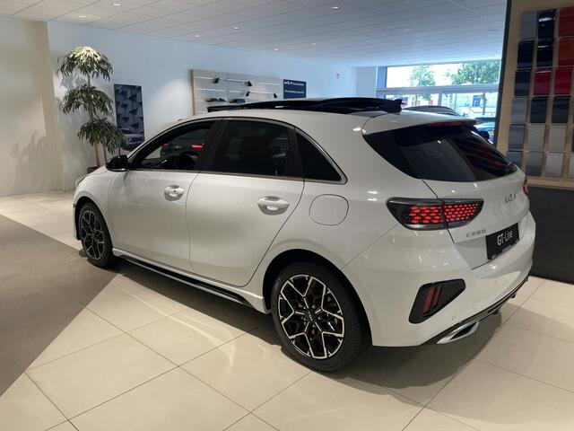 KIA CEE D Ceed 1.5 T-GDi GT-Line // Automaat DCT7 // Panorama Schuifdak Nieuwe Auto // GT Line Automaat // Full Options // Direct Leverbaar !! bel 0492-588951 info Roel 0492-588951