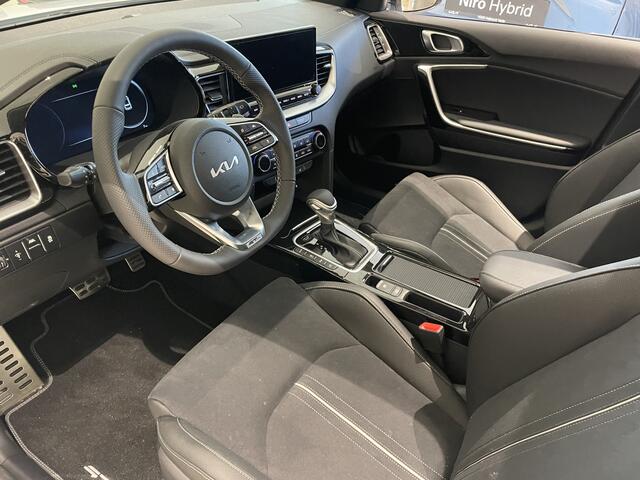 KIA CEE D Ceed 1.5 T-GDi GT-Line // Automaat DCT7 // Panorama Schuifdak Nieuwe Auto // GT Line Automaat // Full Options // Direct Leverbaar !! bel 0492-588951 info Roel 0492-588951