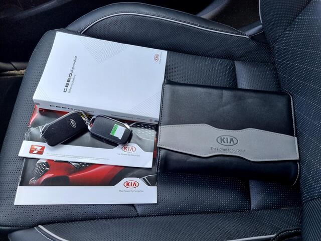 KIA CEE D Ceed Sportswagon 1.6 GDI PHEV ExecutiveLine Automaat / Schuif-Kanteldak / Cruise Control Adaptief / Elekt. Achterklep / Lederen Bekleding / Navigatie / Camera / Stoelverwarming / Stoelventilatie