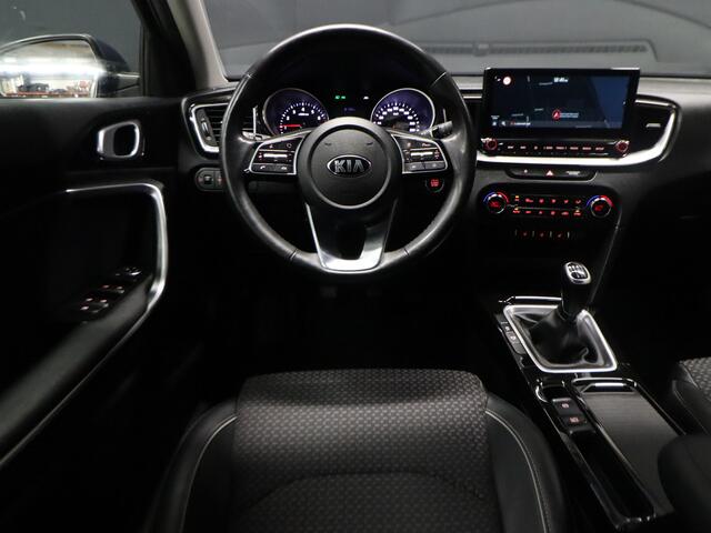 KIA CEE D Ceed 1.0 T-GDi DynamicPlusLine [CARPLAY, CRUISE CONTROL, STOEL EN STUURVERWARMING, HALF LEDER, CAMERA, PDC ACHTER, CLIMATE CONTROL, NAVIGATIE, NIEUWSTAAT]