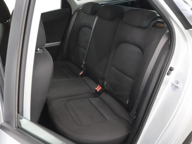 KIA CEE D cee'd Sportswagon 1.6 GDI First Edition | Navigatiesysteem | Achteruitrijcamera | Cruise Control | Airco | Bluetooth |