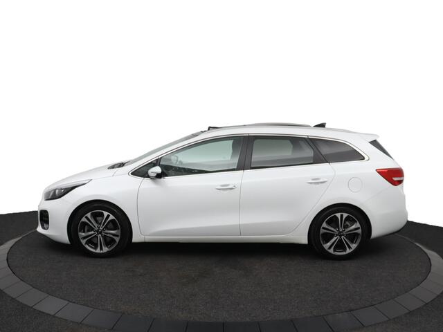 KIA CEE D cee'd Sportswagon 1.0 T-GDi GT-Line Summer Edition - Schuif-/kanteldak - Trekhaak - Cruise Control - Airco - Navigatie - 12 maanden Bovag garantie