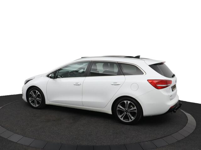 KIA CEE D cee'd Sportswagon 1.0 T-GDi GT-Line Summer Edition - Schuif-/kanteldak - Trekhaak - Cruise Control - Airco - Navigatie - 12 maanden Bovag garantie