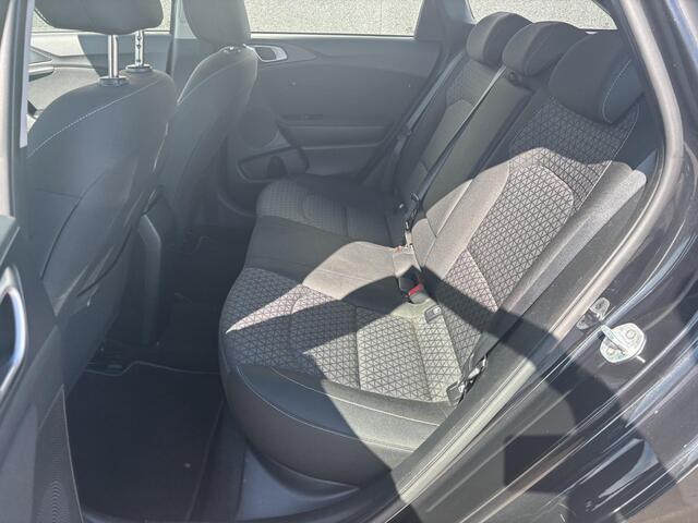 KIA CEE D Ceed Sportswagon 1.0 T-GDi DynamicLine Navigatie, Achteruitrijcamera, Cruise control, Dealeronderhouden, LMV, 4-Season banden