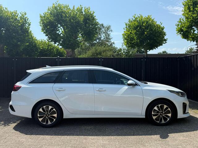 KIA CEE D Ceed Sportswagon 1.6 GDI PHEV DynamicLine