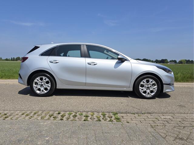 KIA CEE D Ceed 1.0 T-GDi - 120 Pk - Euro 6 - Navi - ParkeerCamera - AppleCarplay AndroidAuto