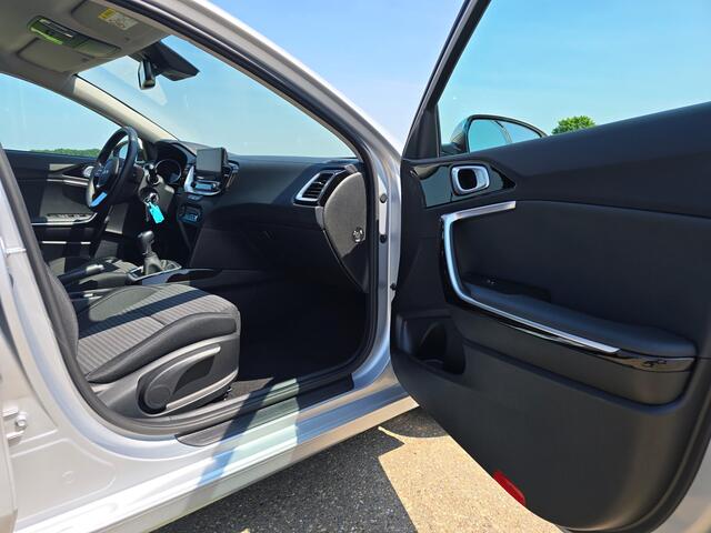 KIA CEE D Ceed 1.0 T-GDi - 120 Pk - Euro 6 - Navi - ParkeerCamera - AppleCarplay AndroidAuto