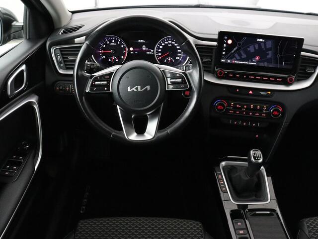 KIA CEE D Ceed 1.0 T-GDi DynamicPlusLine | Stoel & stuurverwarming | Trekhaak | Adaptive cruise | Camera | Half leder | Keyless | Full LED | Carplay | Navigatie | Climate control | Parkeerhulp