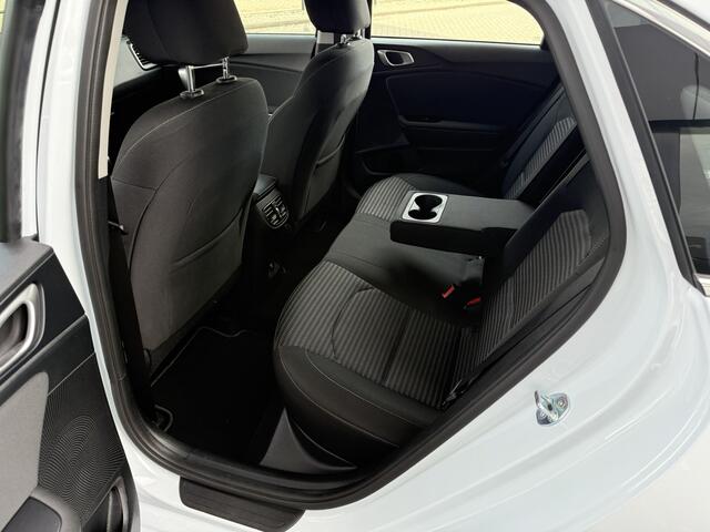 KIA CEE D Ceed 1.0 T-GDi DynamicLine | Climate Control | Cruise Control | Navigatie | Camera | 6-bak | Tot 10Jr. Kia-Garantie