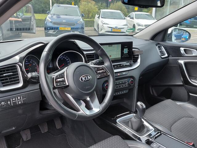 KIA CEE D Ceed Sportswagon 1.0 T-GDi 120pk DynamicPlusLine | Navi | Apple Carplay + Android Auto | Clima | Cruise | Keyless Entry | Pdc+Camera | Stoelverwarming | Privacy Glass | 16''lm