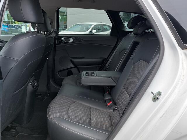 KIA CEE D Ceed Sportswagon 1.0 T-GDi 120pk DynamicPlusLine | Navi | Apple Carplay + Android Auto | Clima | Cruise | Keyless Entry | Pdc+Camera | Stoelverwarming | Privacy Glass | 16''lm