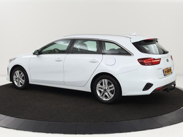KIA CEE D Ceed 1.6 CRDi DynamicLine | Trekhaak | Camera | Carplay | Navigatie | Climate control | Parkeerhulp | Cruise control | Bluetooth